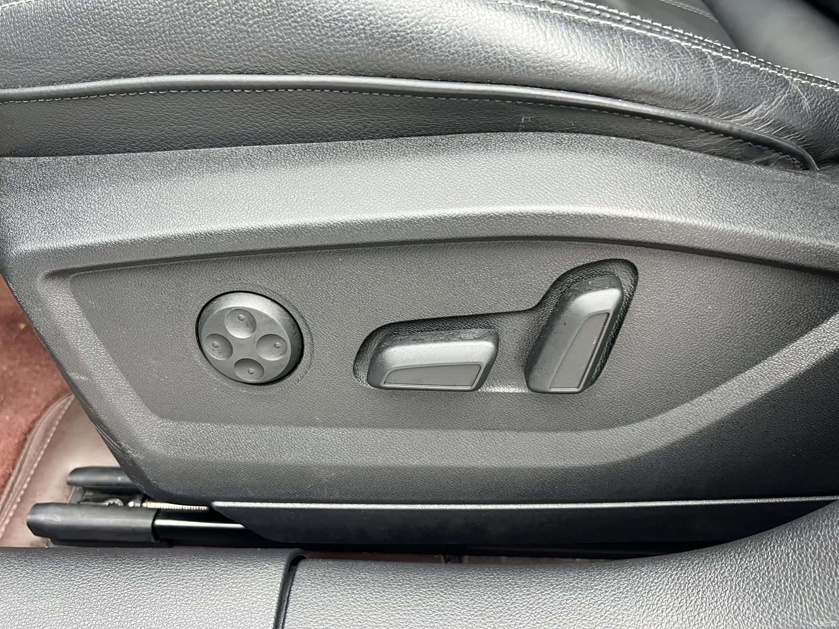 Audi Q2L, 2023 9