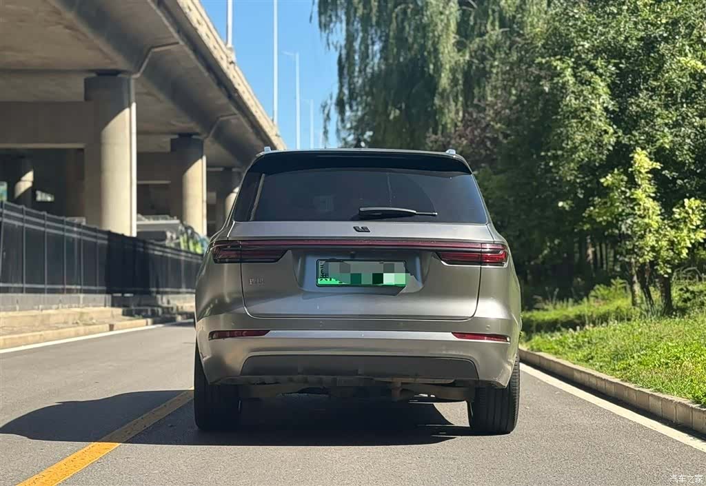 Li Auto ONE, 2023 7