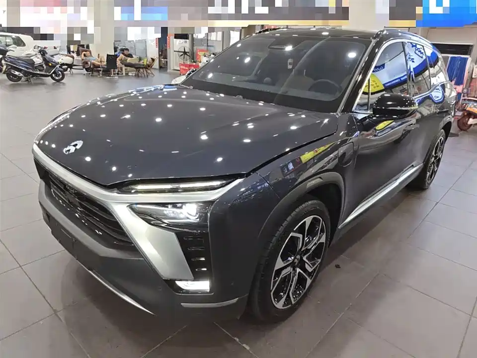 NIO ES8