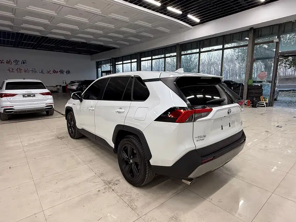 Toyota RAV4 Rongfang