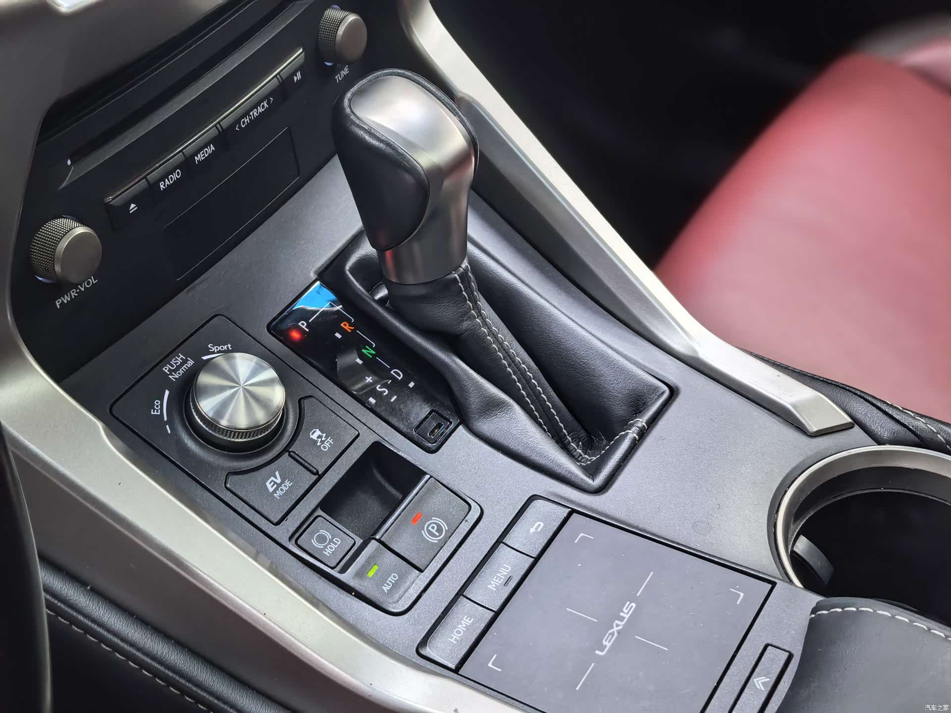 Lexus NX, 2018 17
