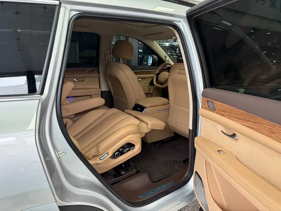 AITO Ask the world M7