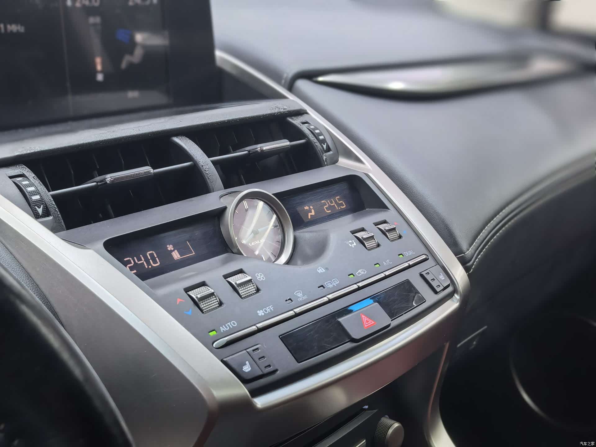 Lexus NX, 2018 18