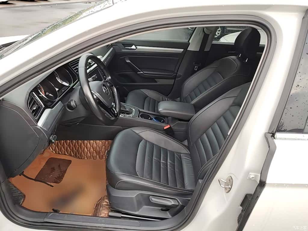 Volkswagen Lamando, 2016 15