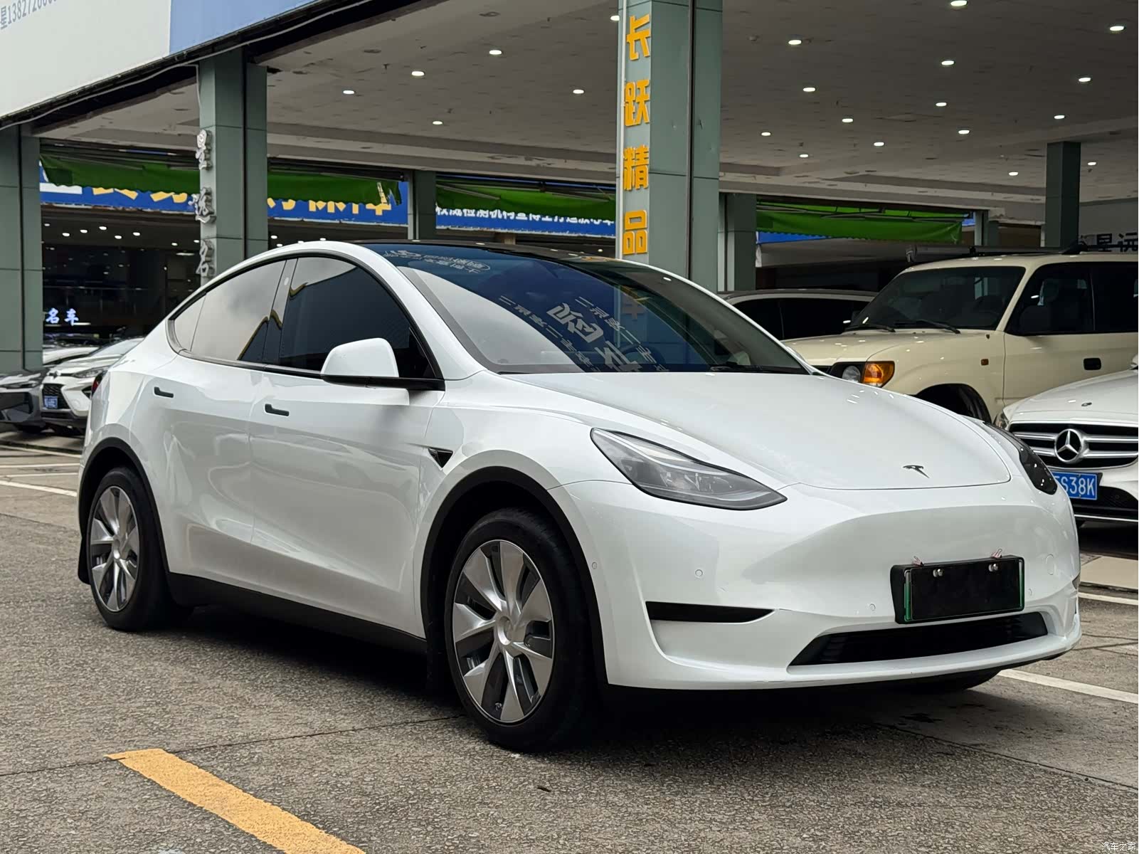 Tesla Model Y, 2023 3