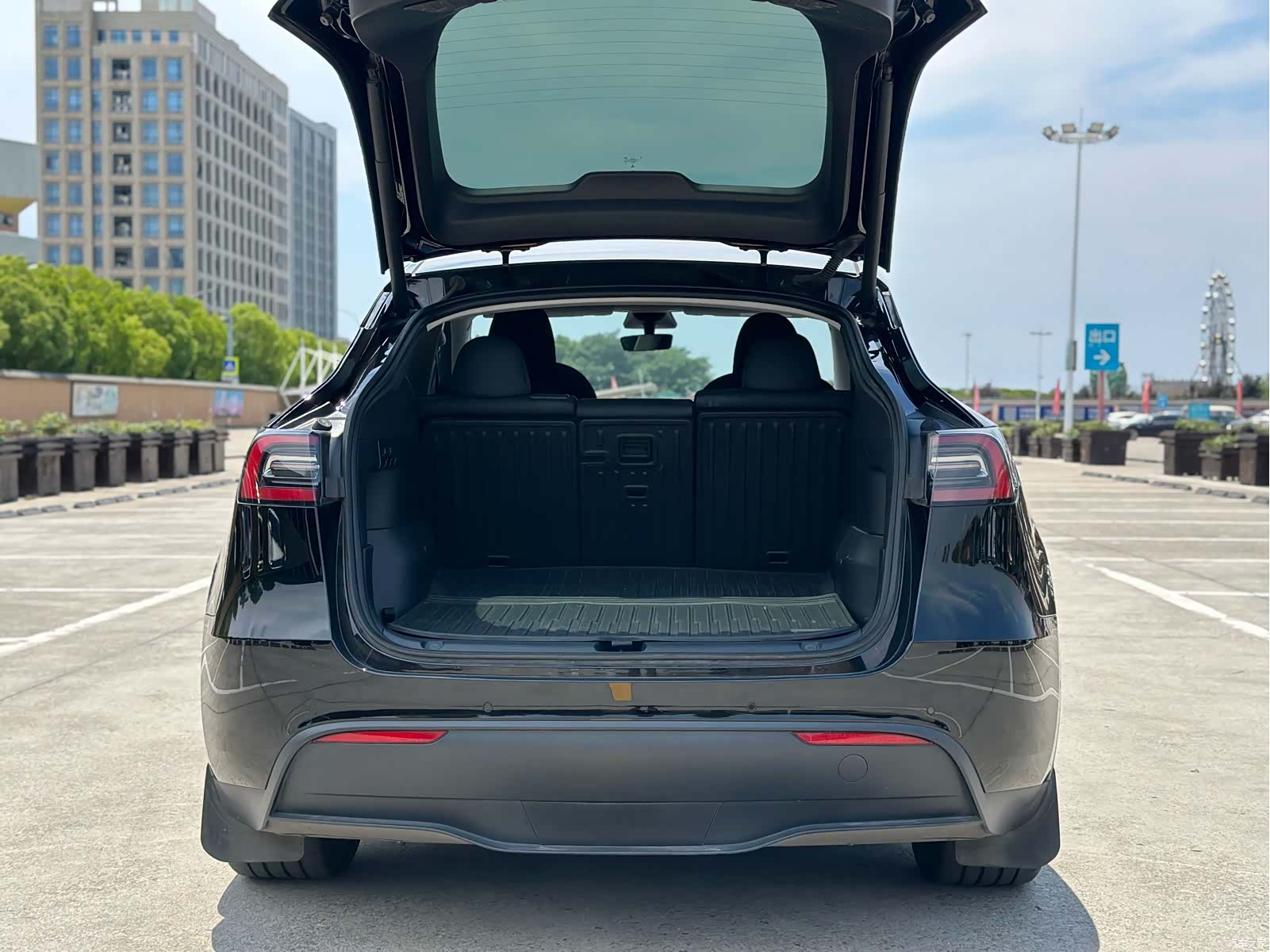 Tesla Model Y, 2024 20