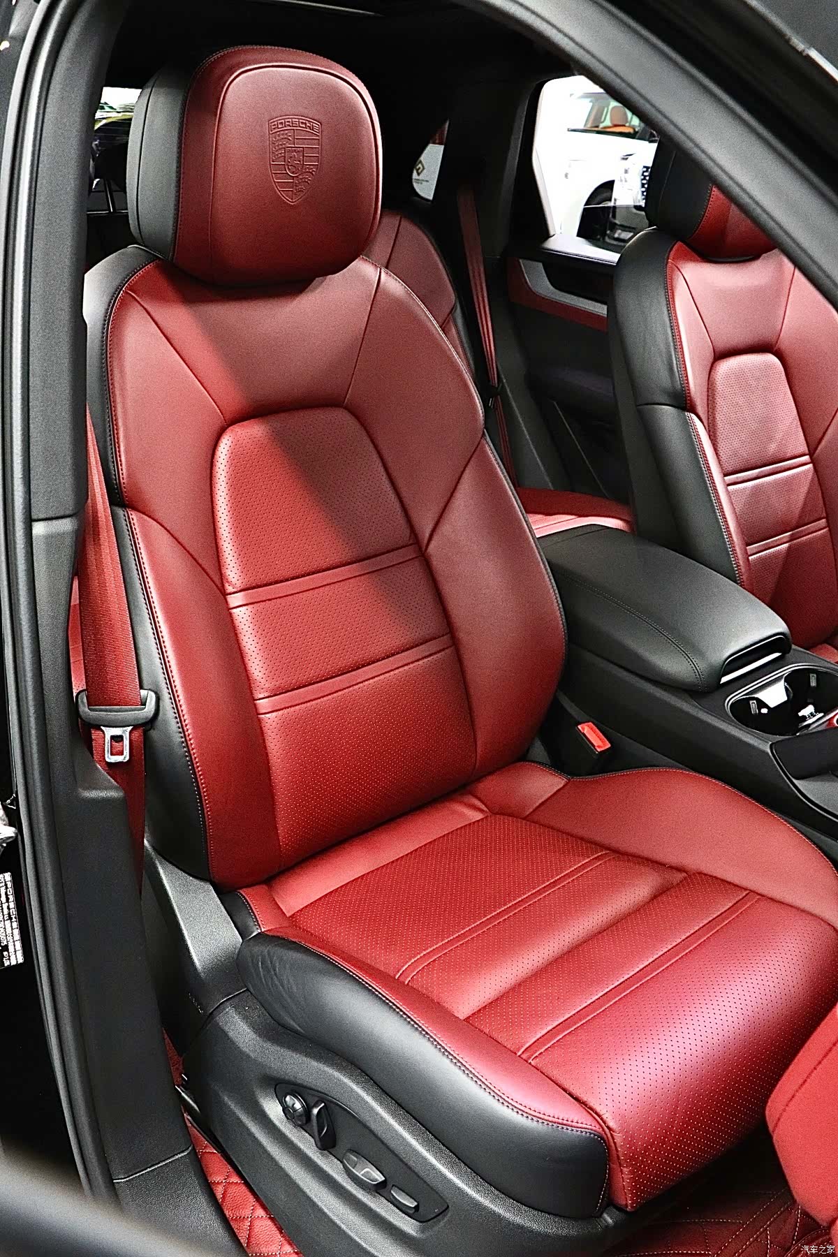 Porsche Cayenne, 2024 16