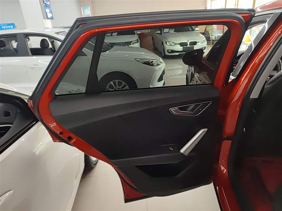 Audi Q2L Audi Q2L