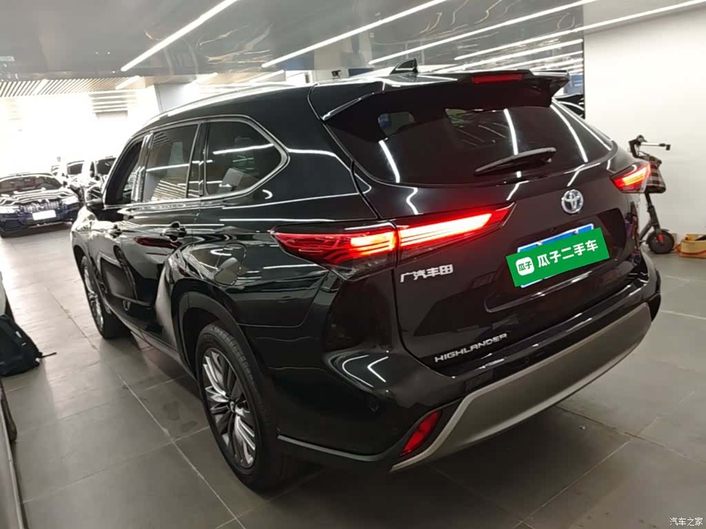 Toyota Highlander, 2023 все фото