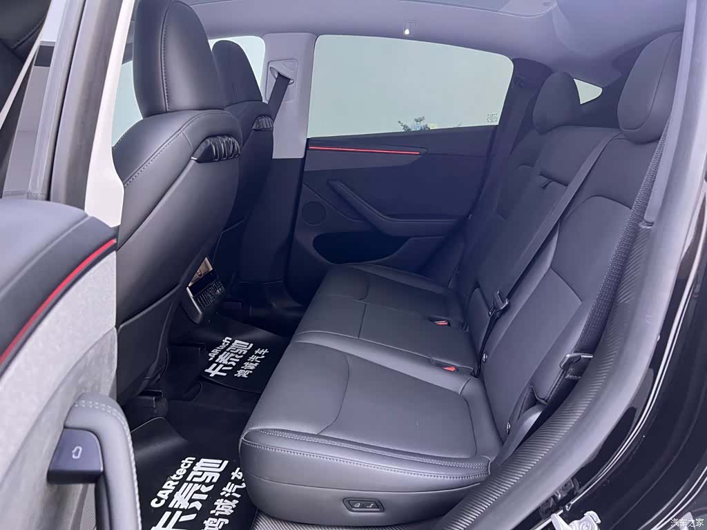 Tesla Model Y, 2025 17