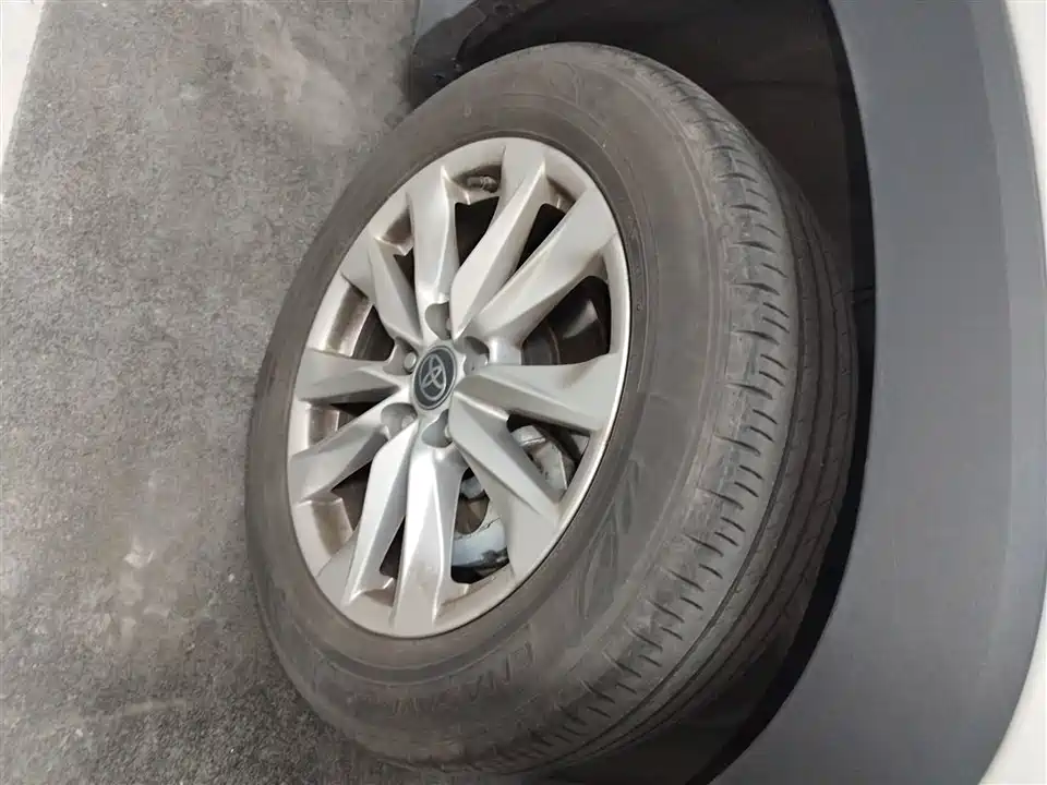 Toyota Corolla Sharp amplifier