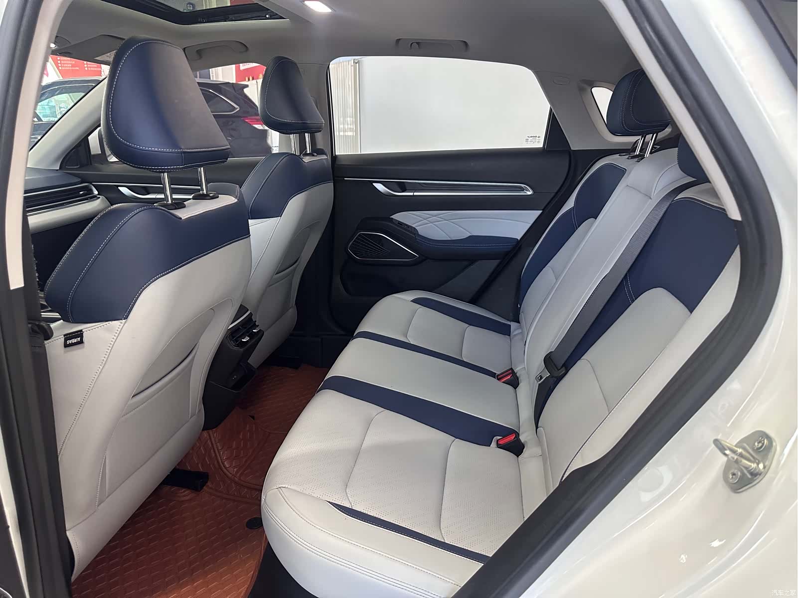 Geely Emgrand, 2022 16