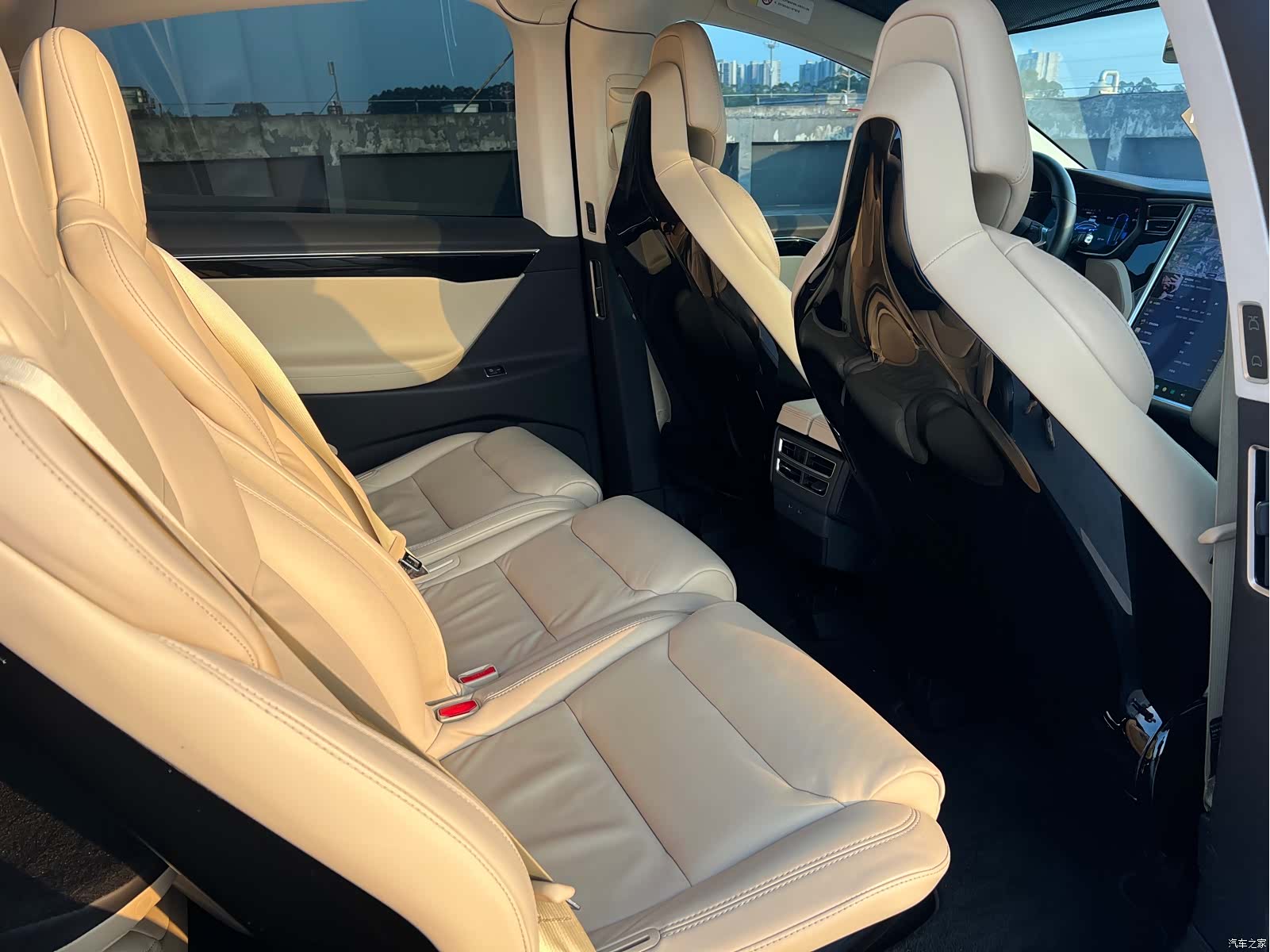 Tesla Model X, 2017 12