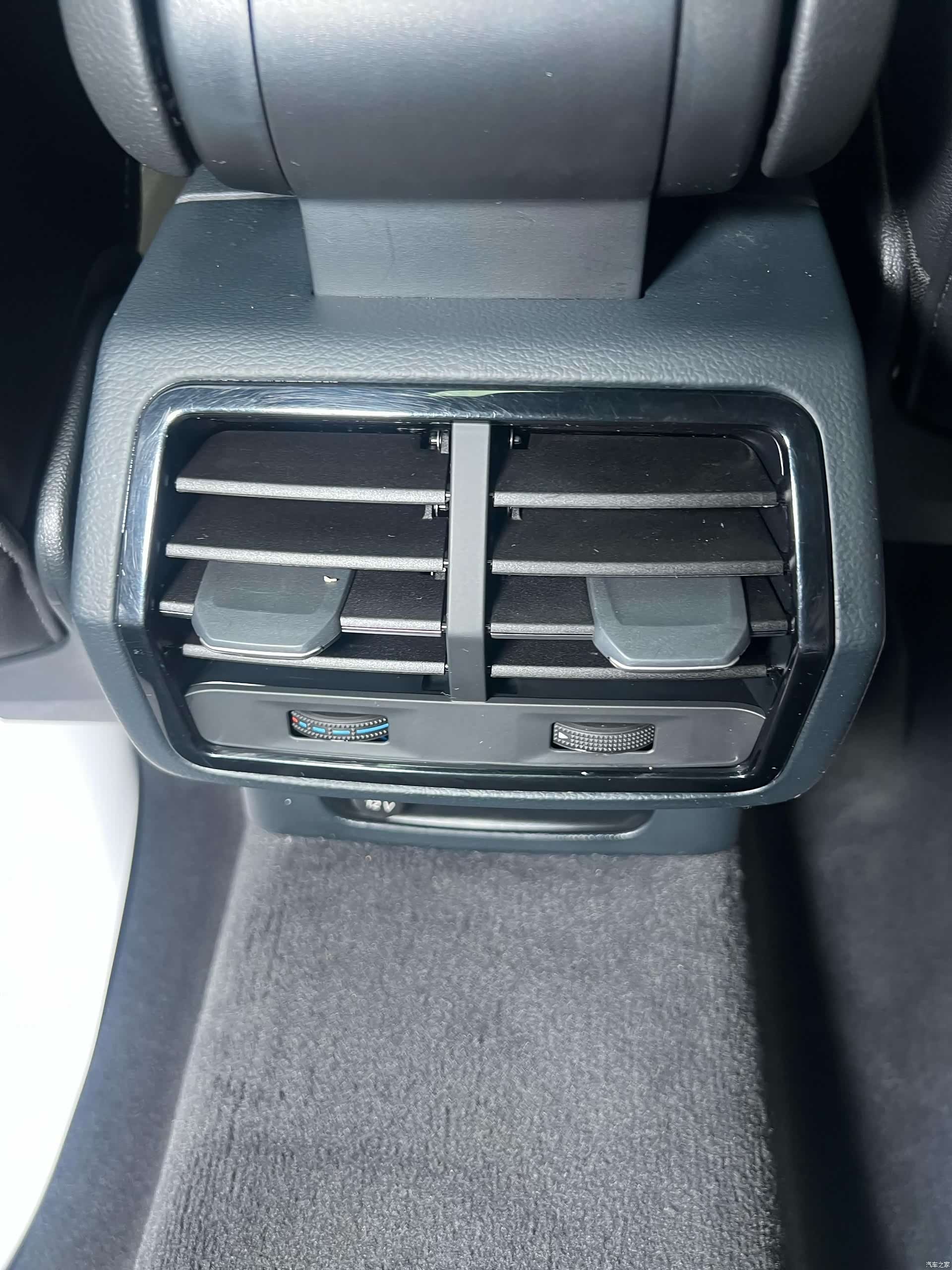 Audi Q3, 2022 10