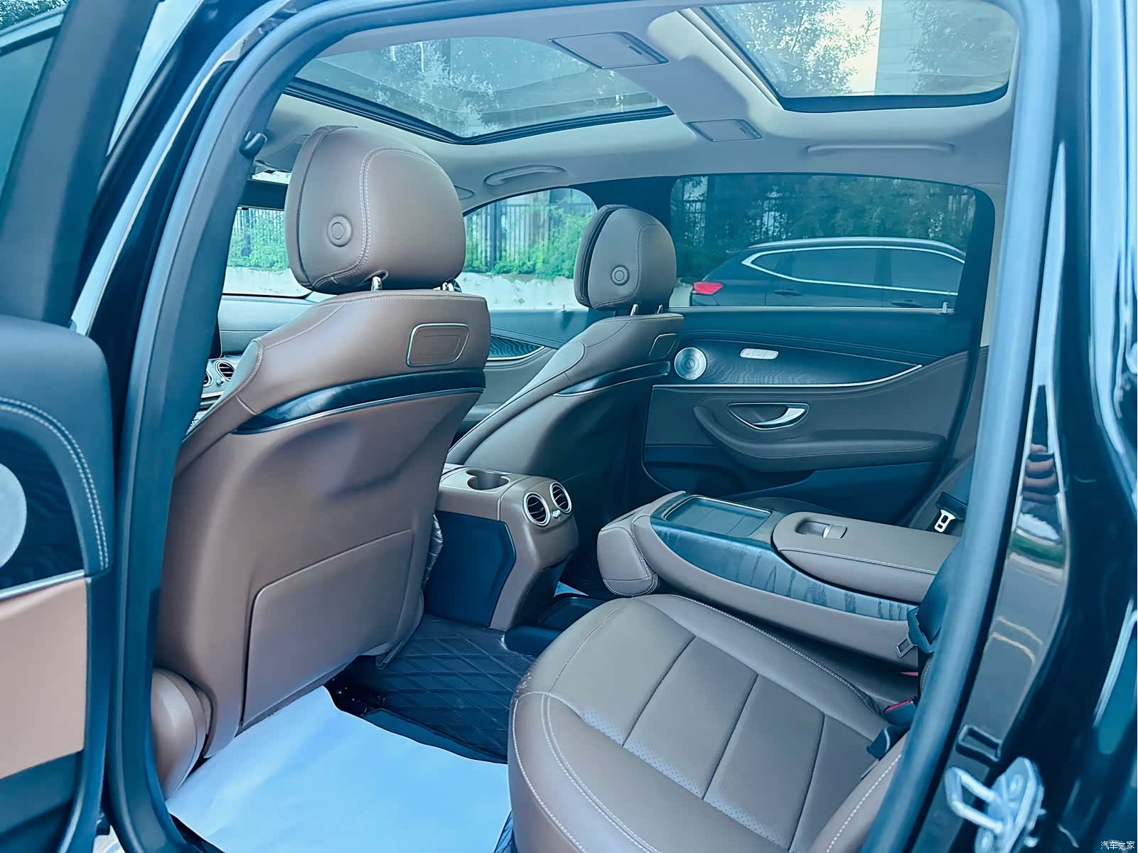 Mercedes-Benz E-Class, 2018 7