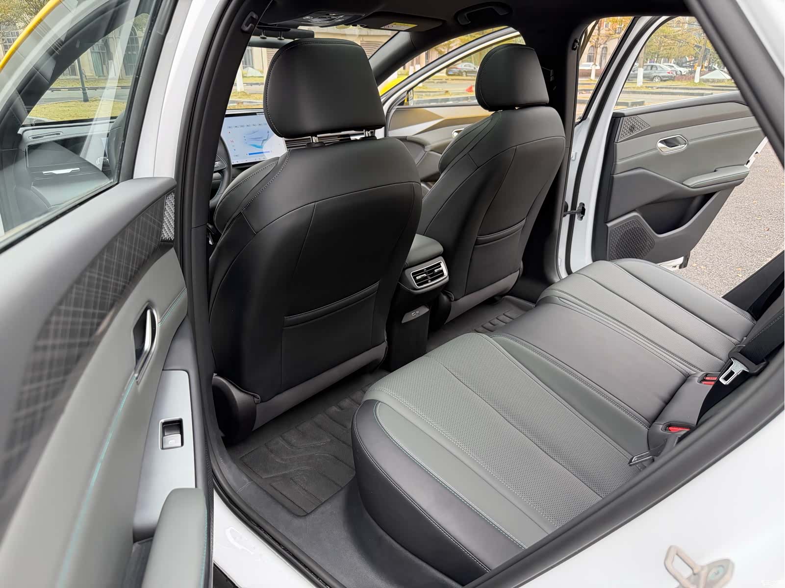 BYD Qin, 2025 10