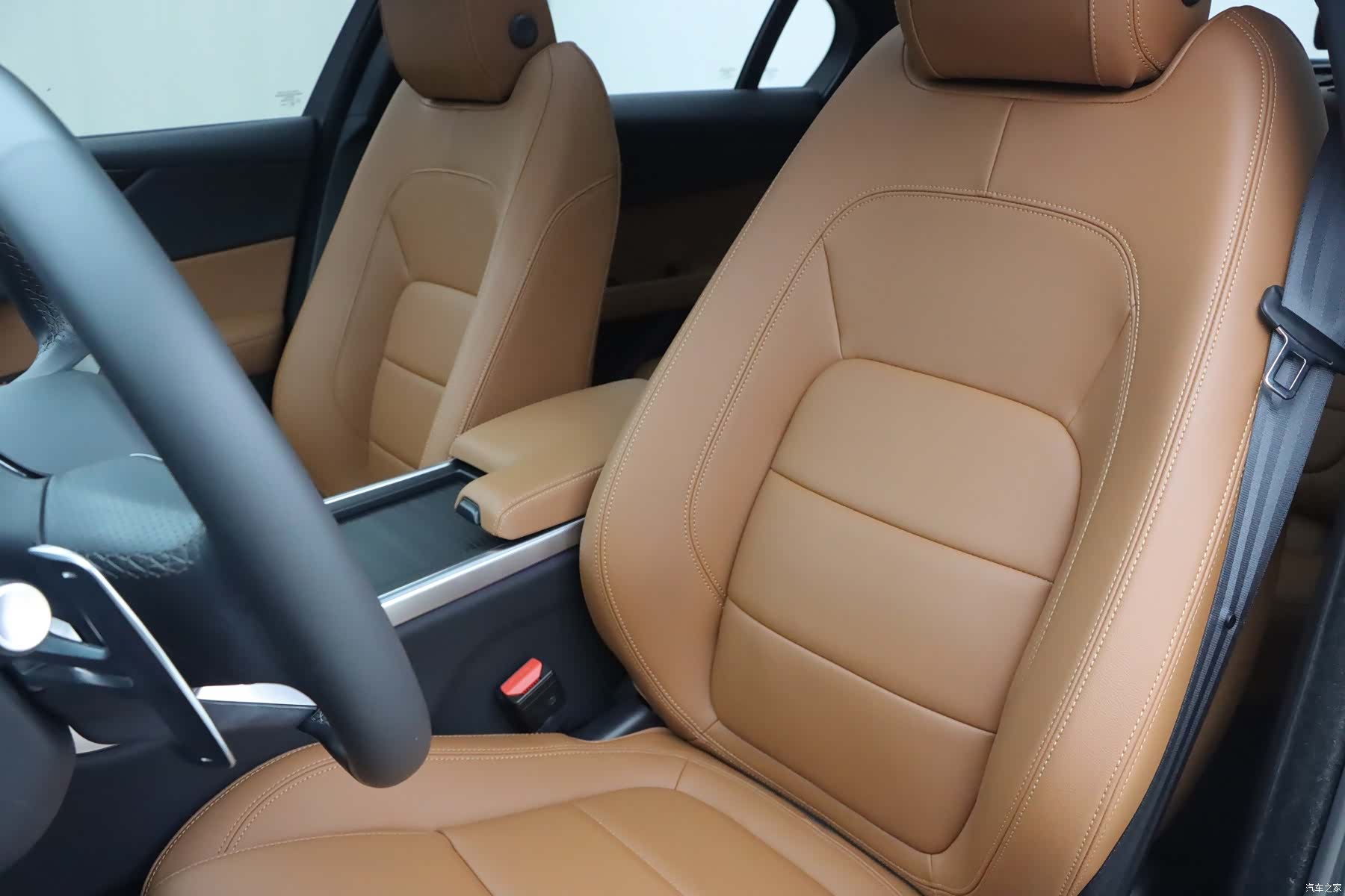 Land Rover XEL, 2024 6