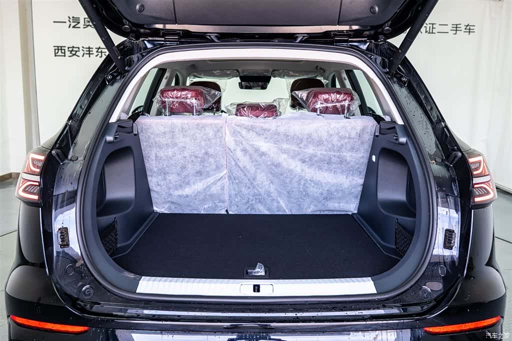 Hongqi HS5, 2025 24