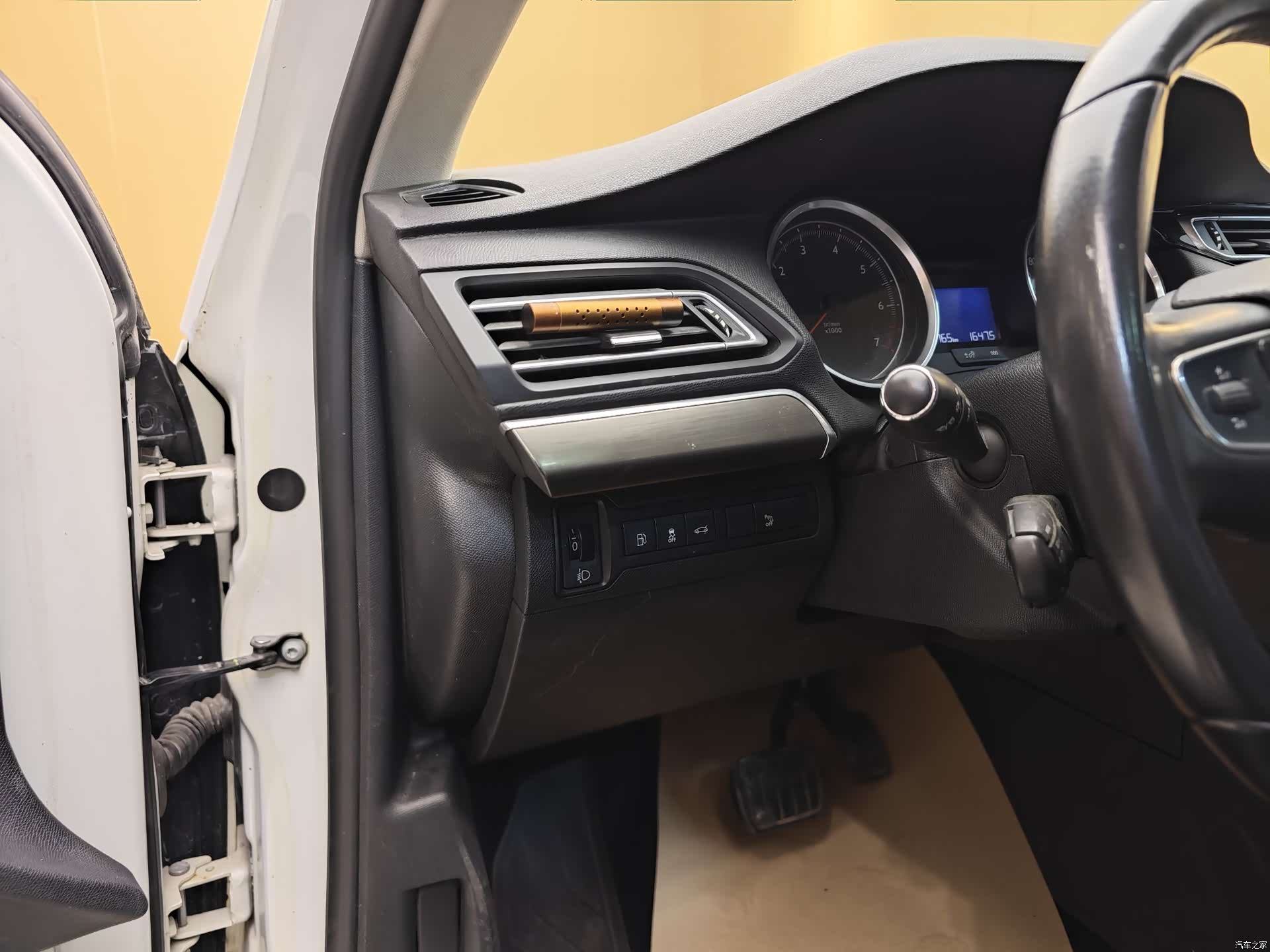 Peugeot 408, 2016 12