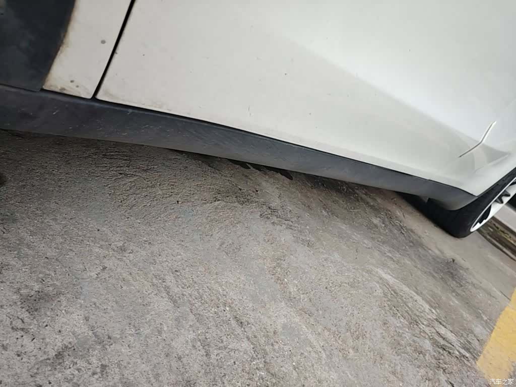 Tesla Model Y, 2023 22