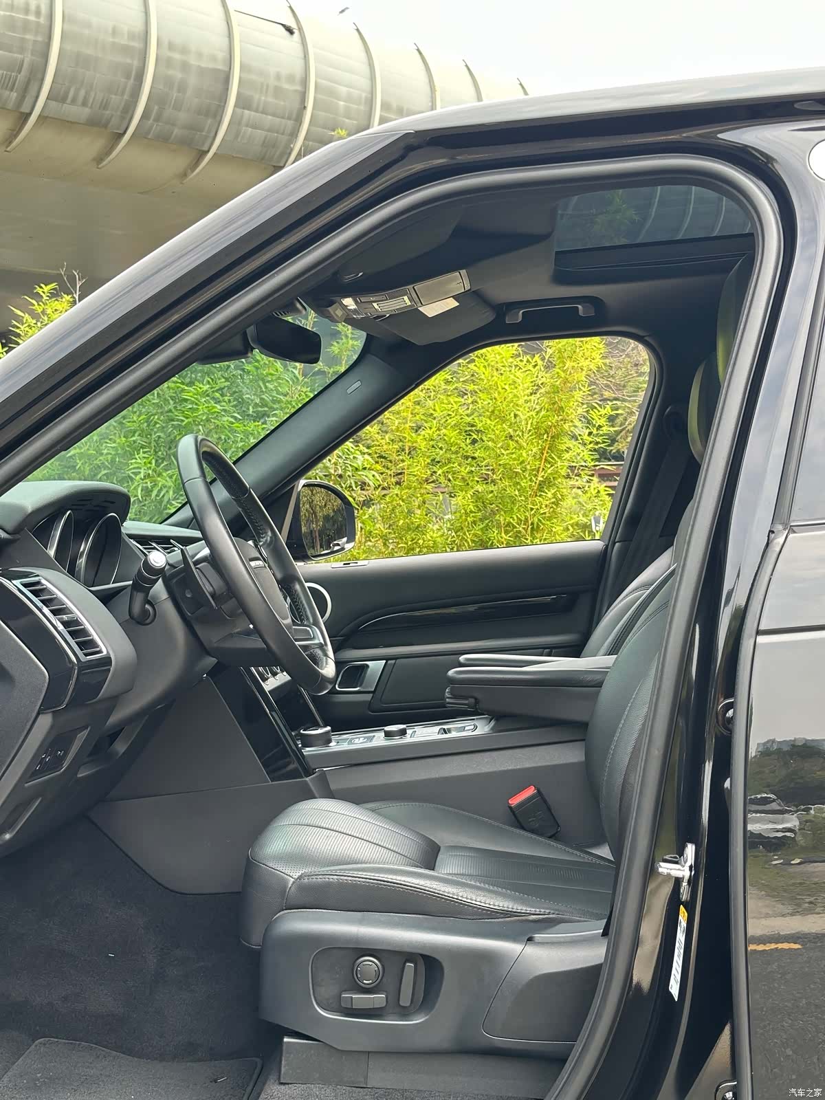 Land Rover Discovery, 2019 4
