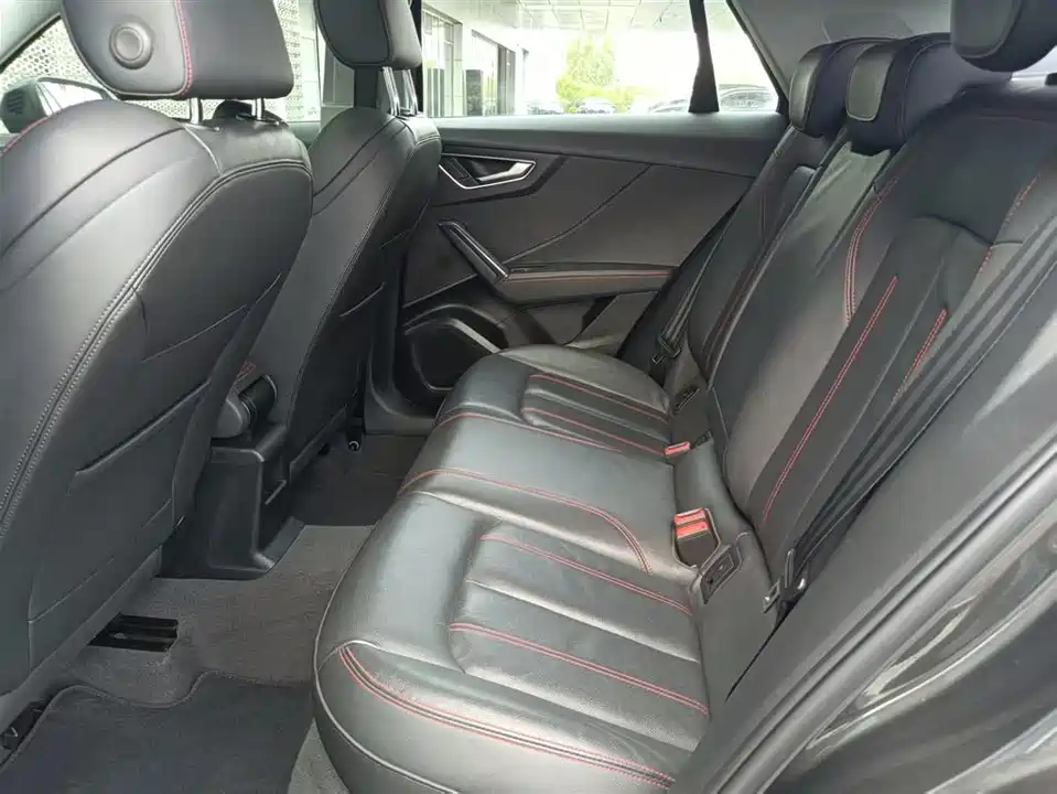 Audi Q2L Audi Q2L