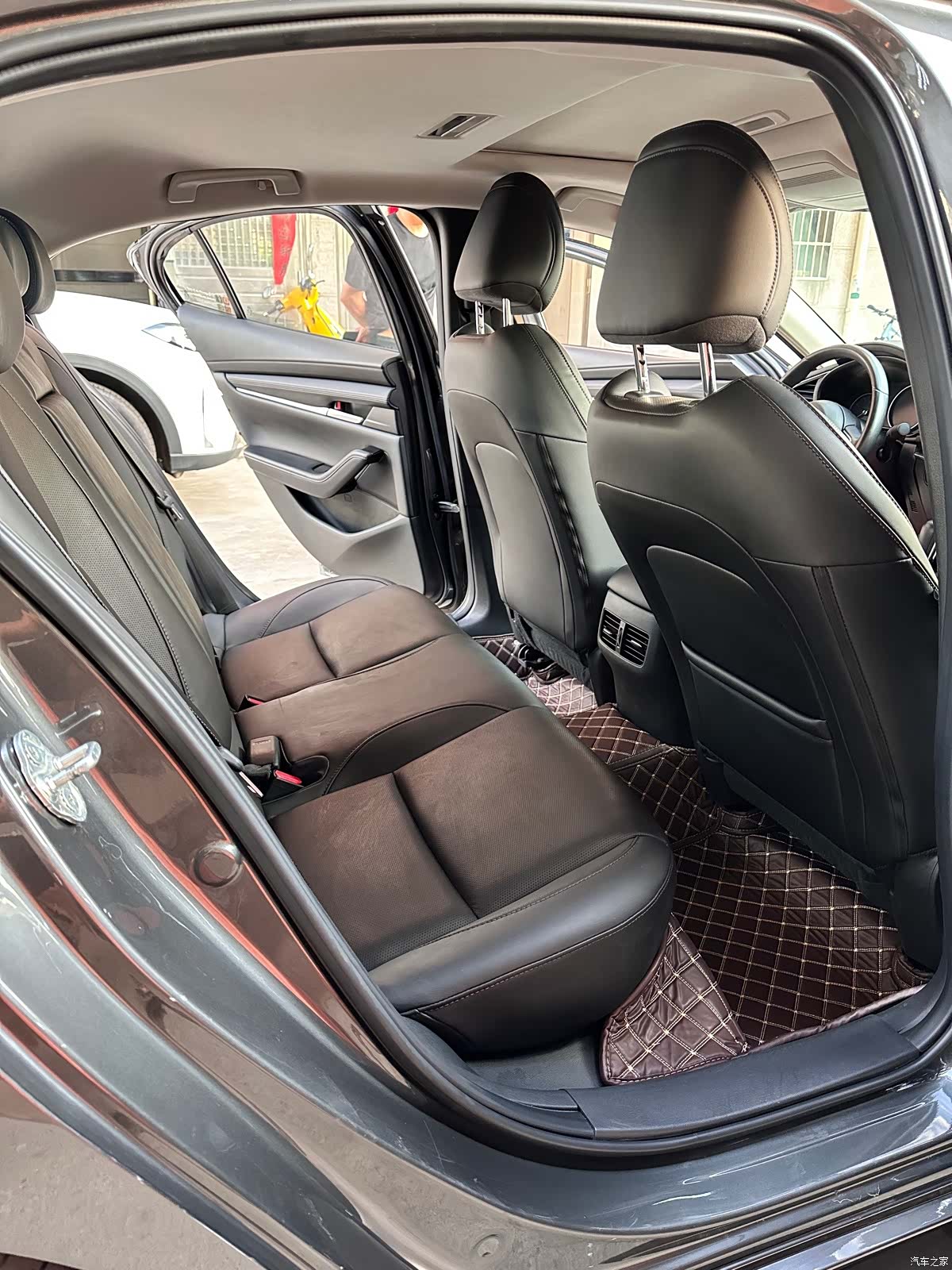 Mazda Mazda3, 2022 17