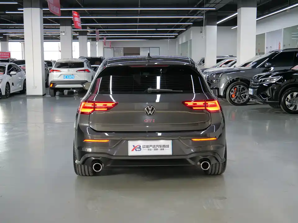 Volkswagen Golf GTI