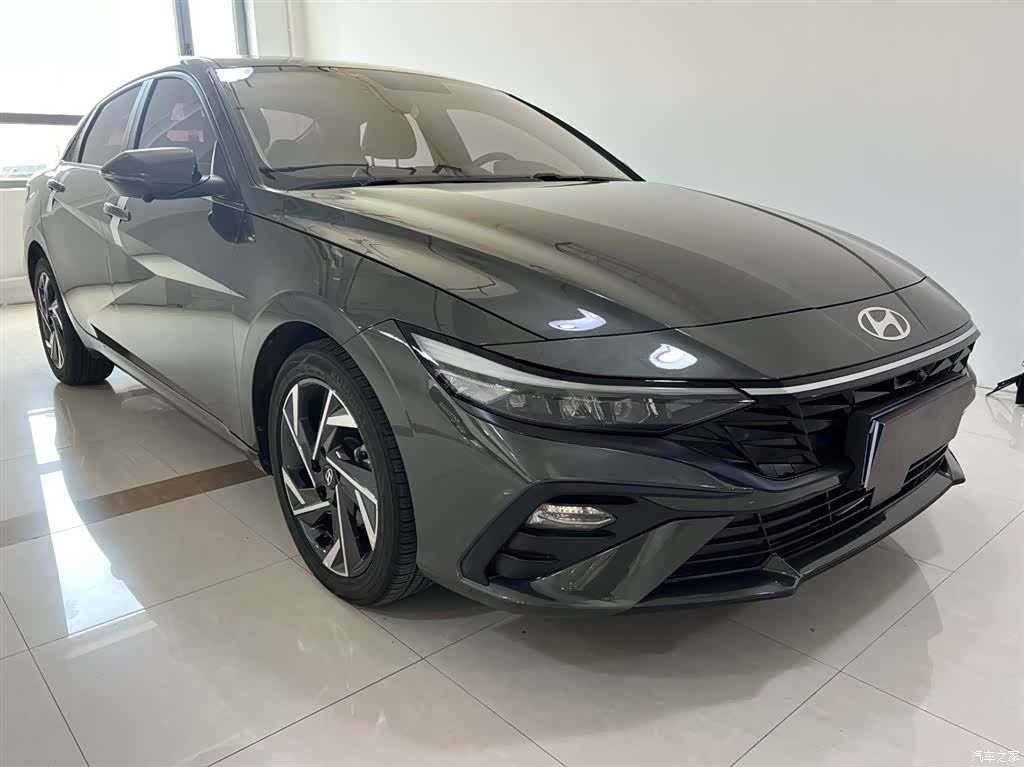 Hyundai Elantra, 2023 3