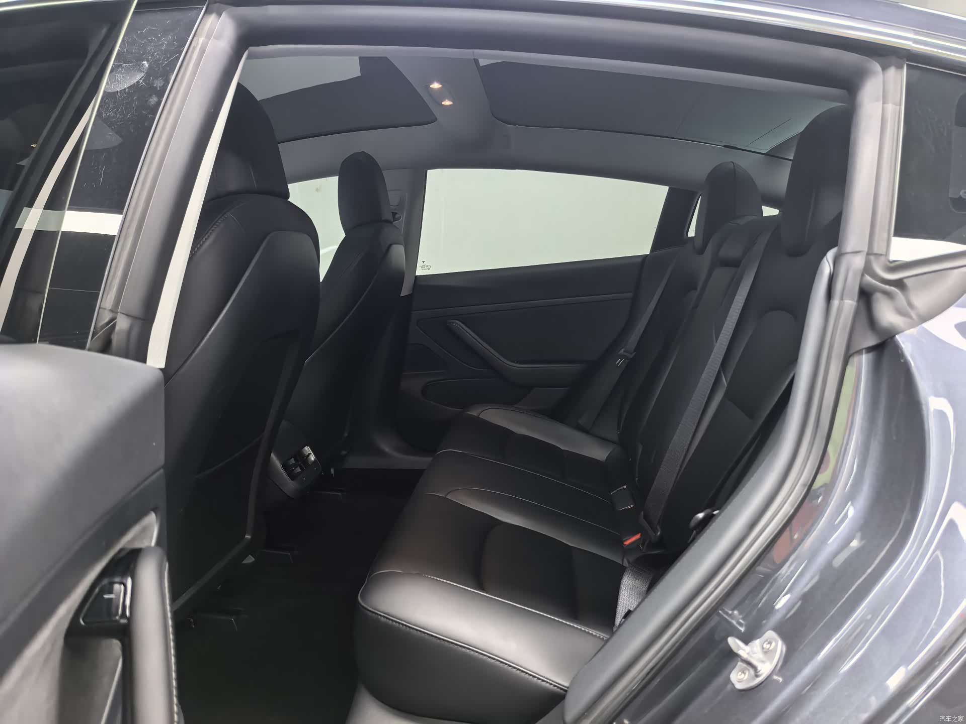 Tesla Model 3, 2020 6