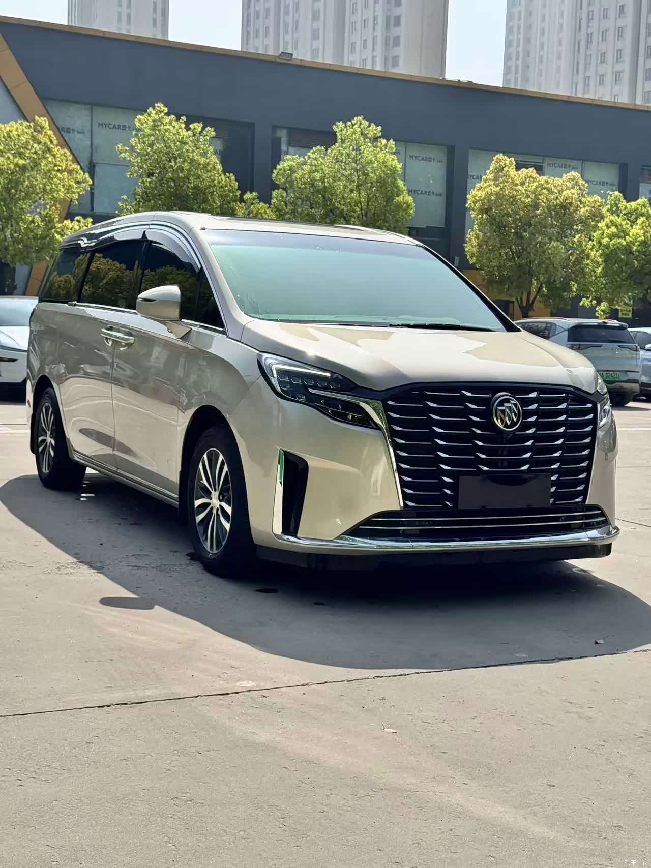 Buick GL8, 2022 3