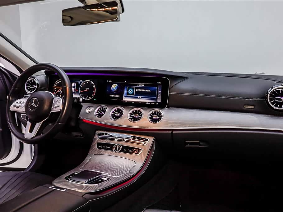 Mercedes-Benz CLS Mercedes-Benz CLS