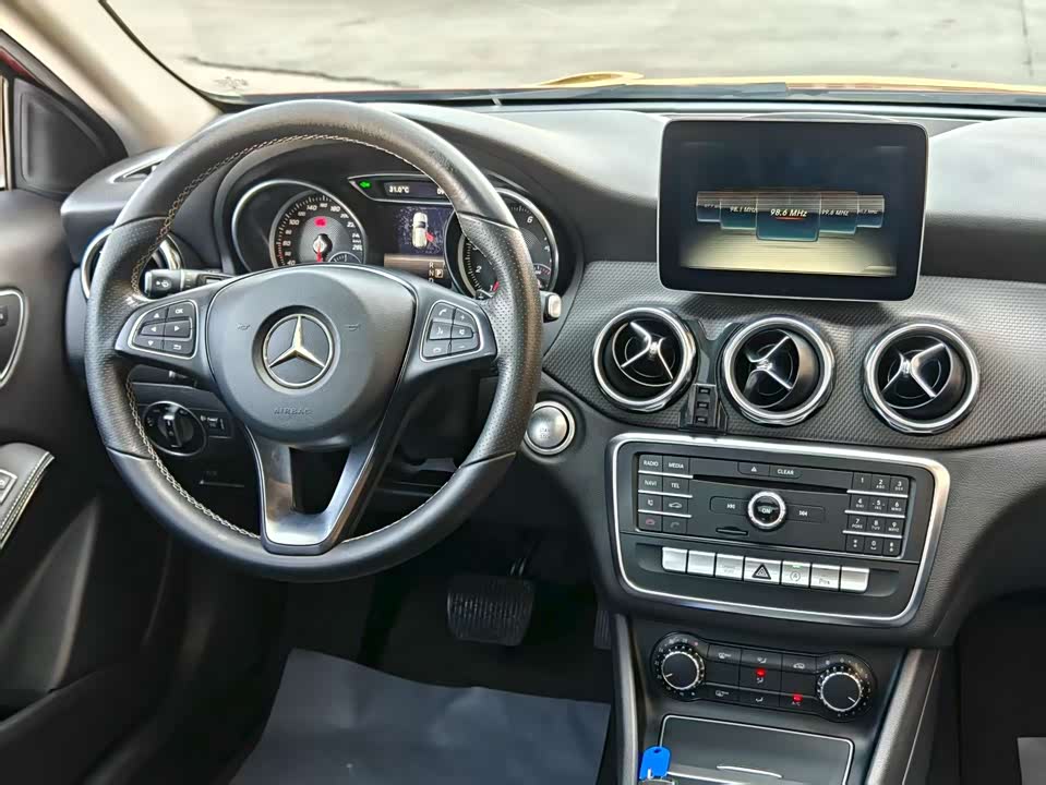 Mercedes-Benz GLA