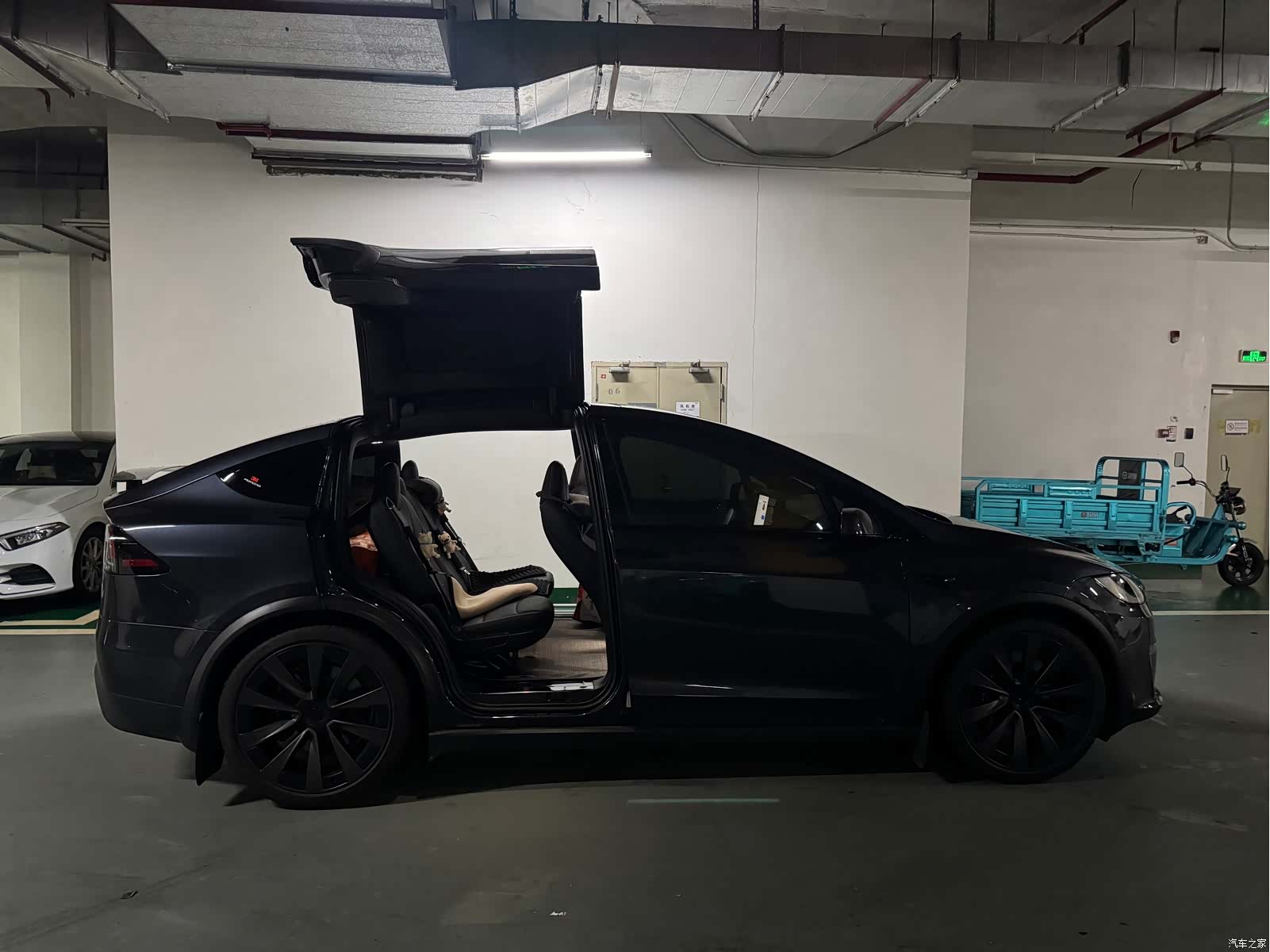 Tesla Model X, 2024 12
