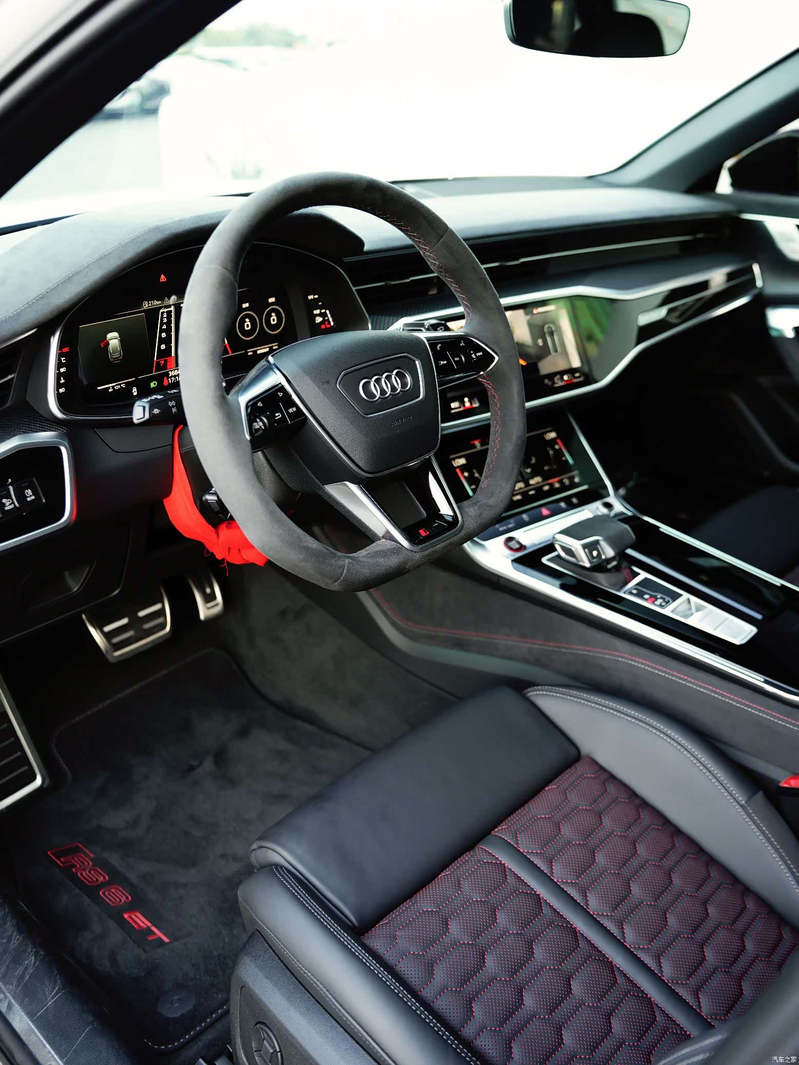 Audi RS, 2025 9