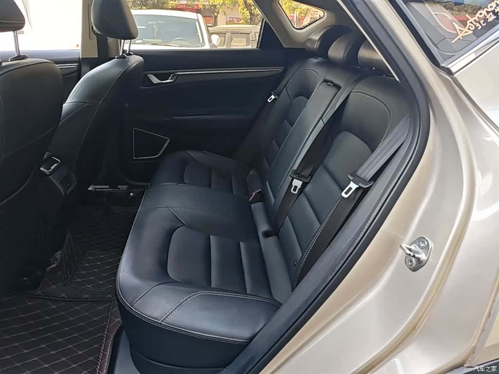 Geely Emgrand, 2018 17