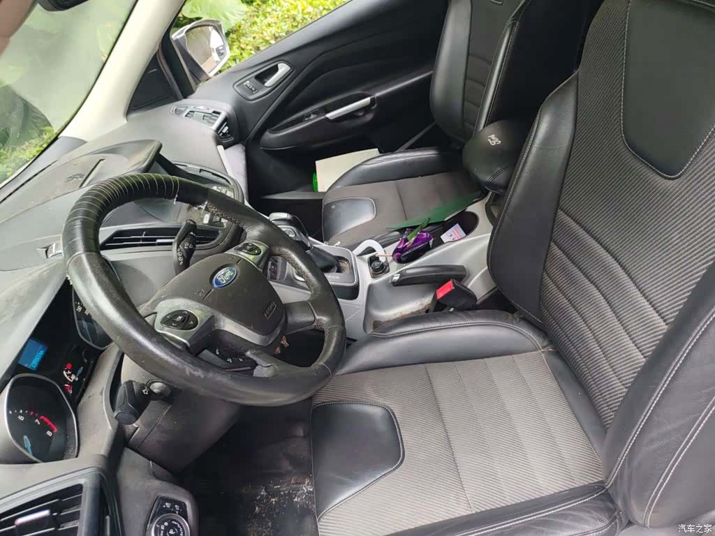 Ford Kuga, 2015 12