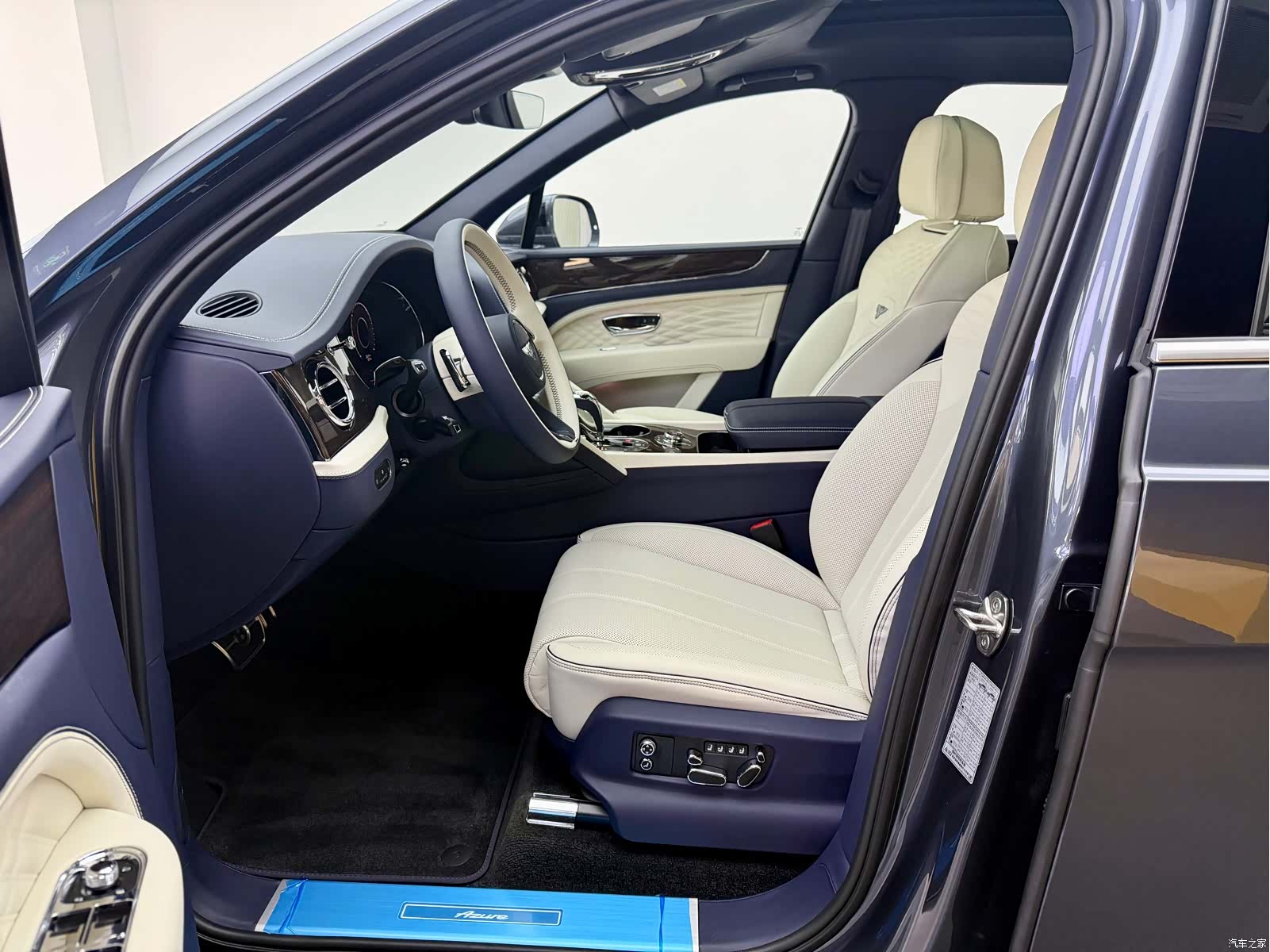 Bentley Bentayga, 2025 7