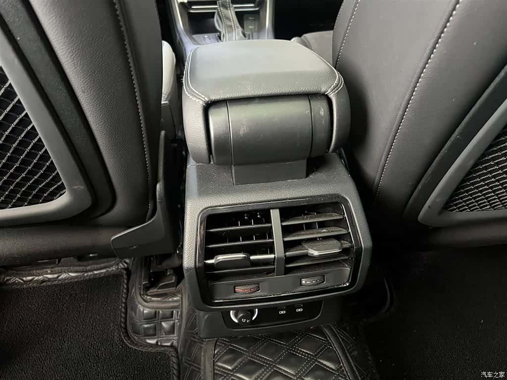 Audi Q3, 2023 17