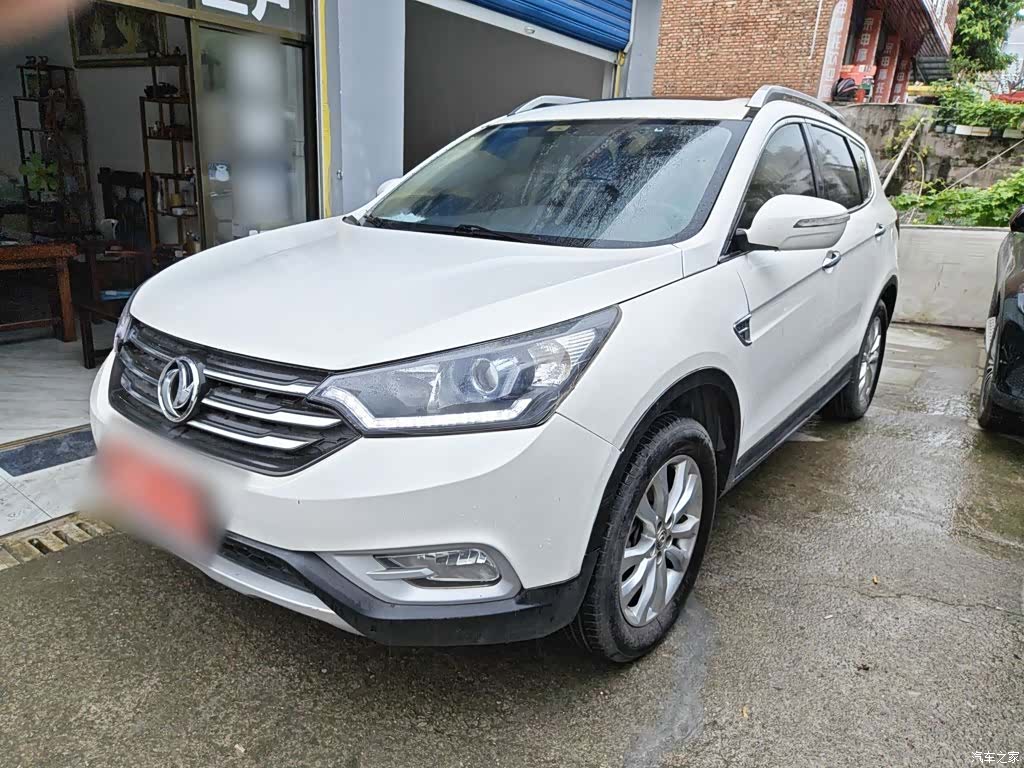 DongFeng AX7, 2015 1