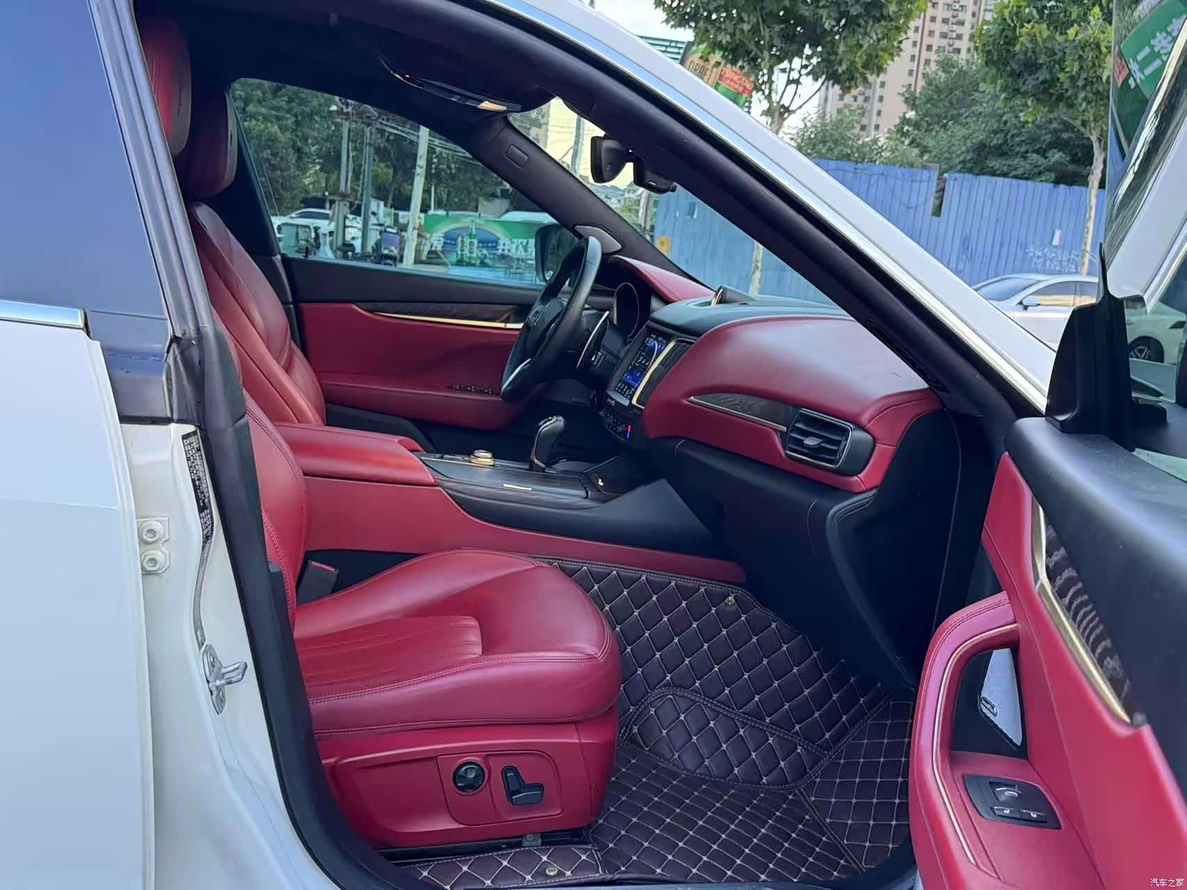 Maserati Levante, 2017 11