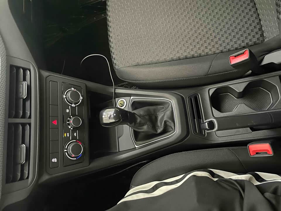 Volkswagen Exploring the shadow