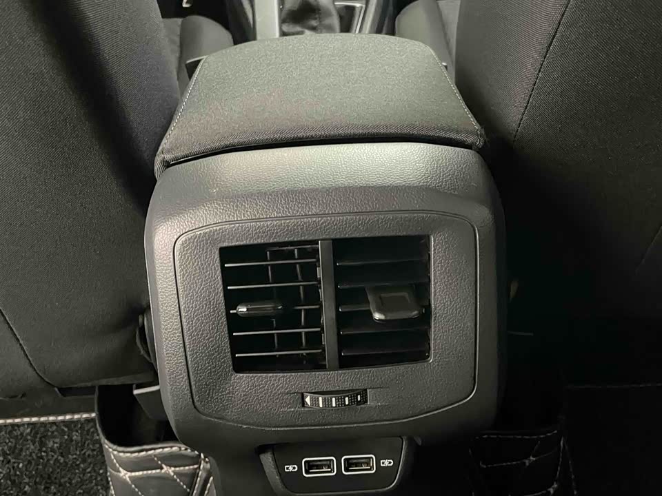 Volkswagen Exploring the shadow