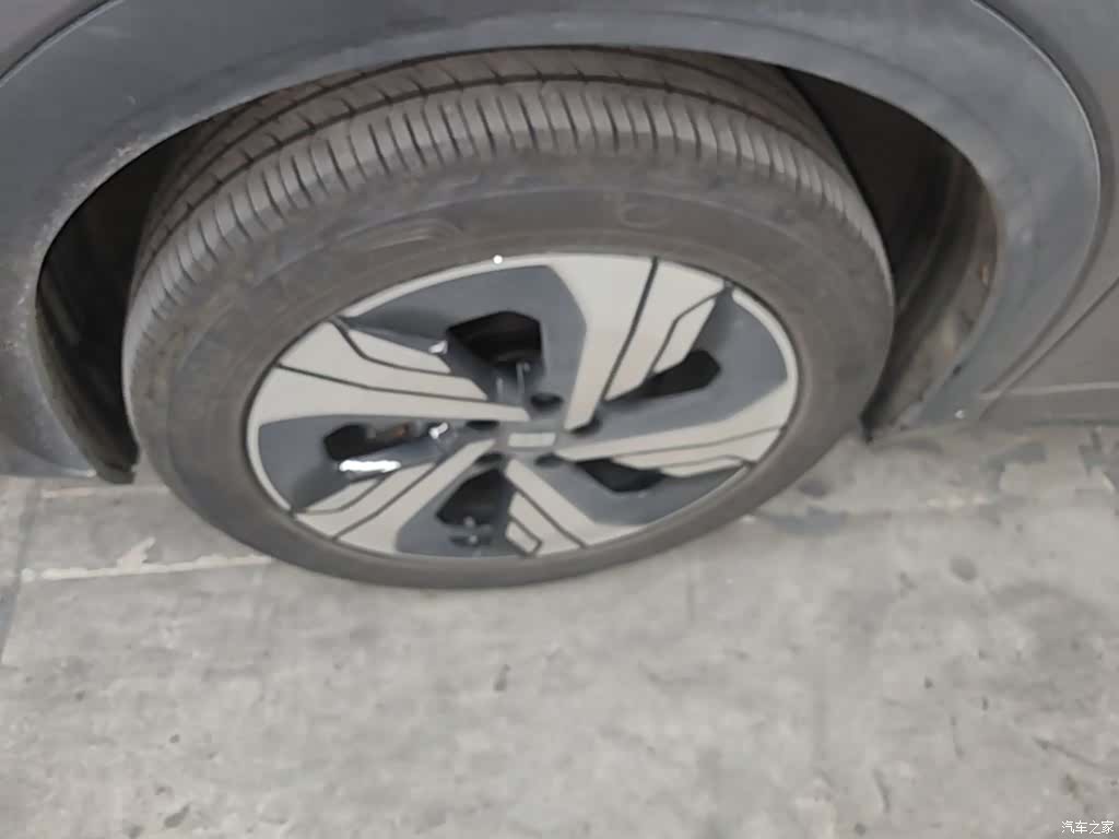 Geely Galaxy E5, 2025 23