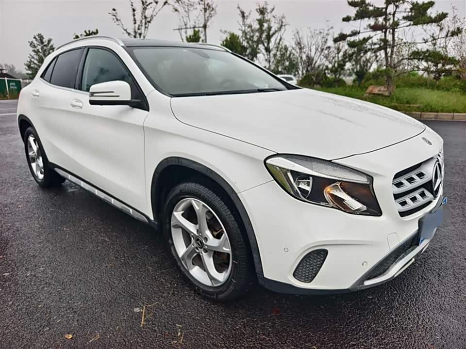 Mercedes-Benz GLA