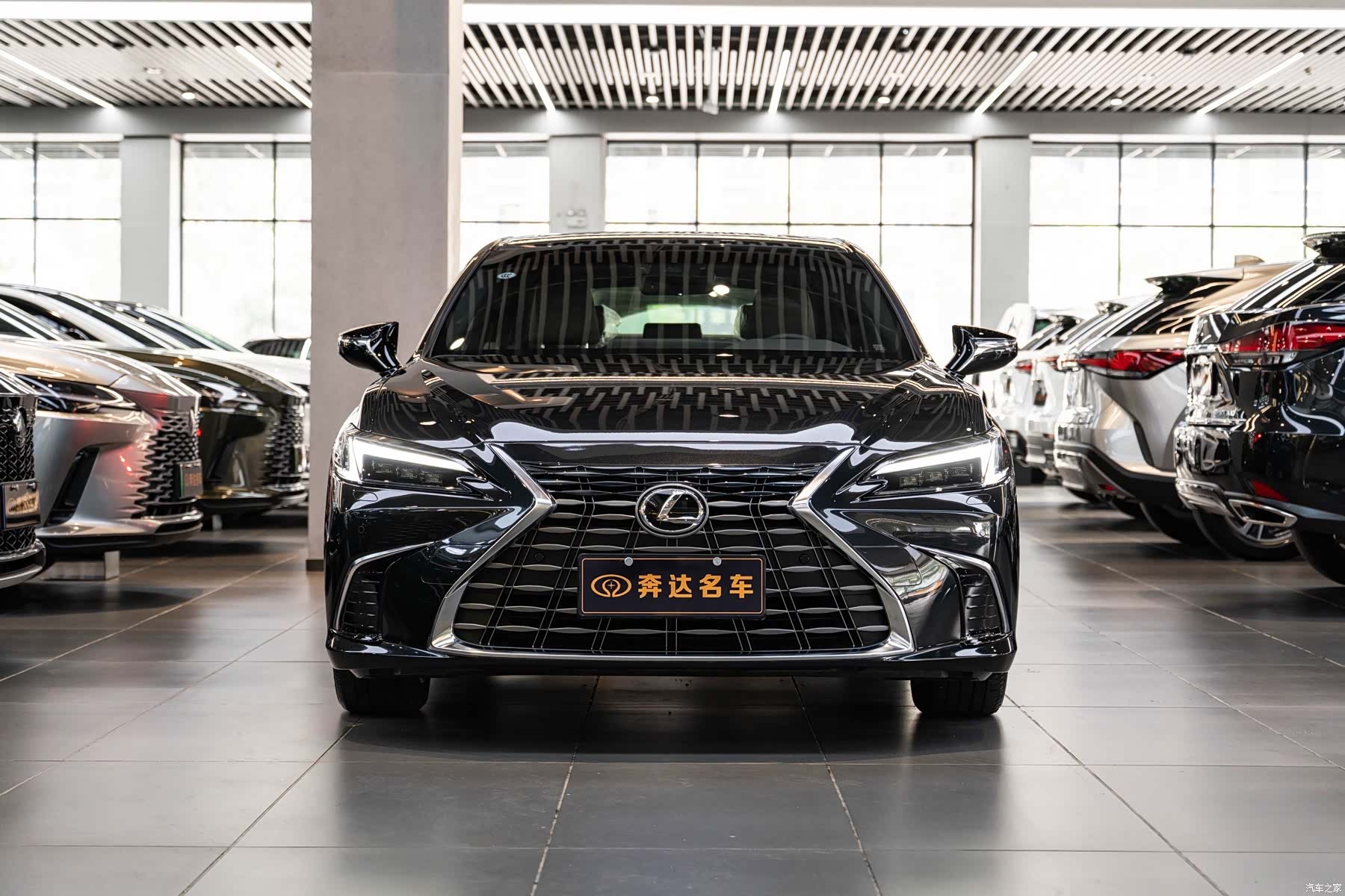 Lexus ES, 2025 2
