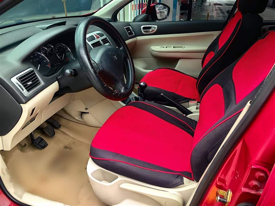 Dongfeng Shiyan Car Dongfeng Shiyan Car