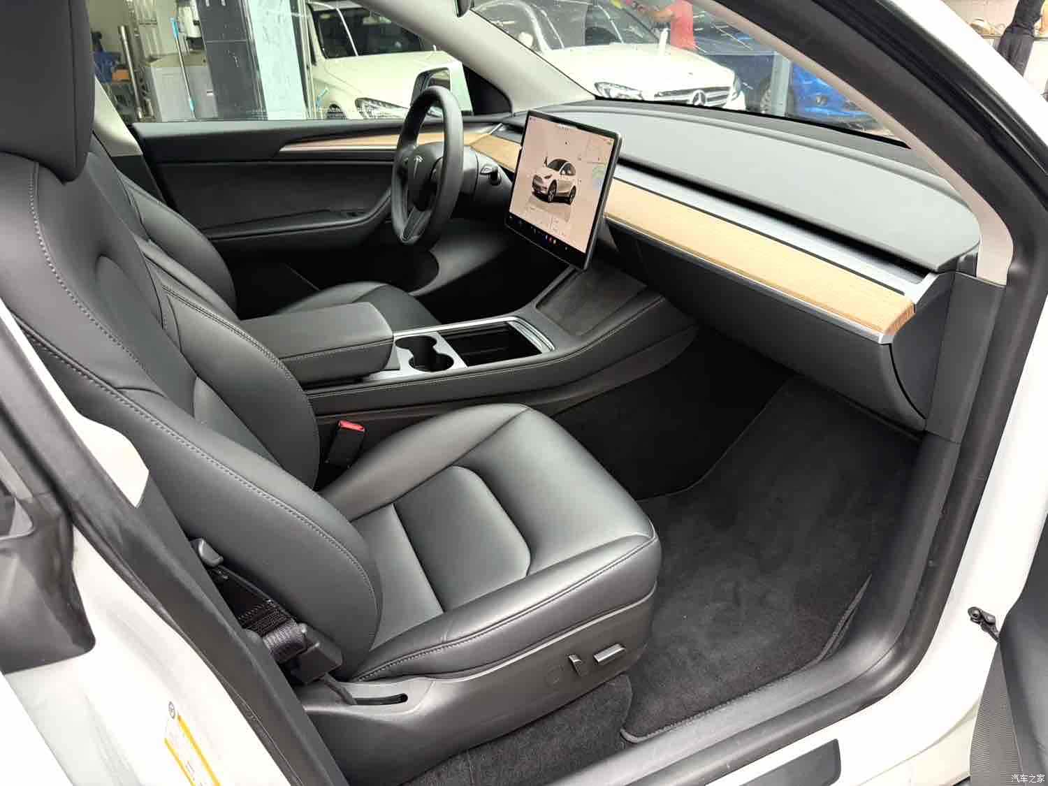 Tesla Model Y, 2022 9