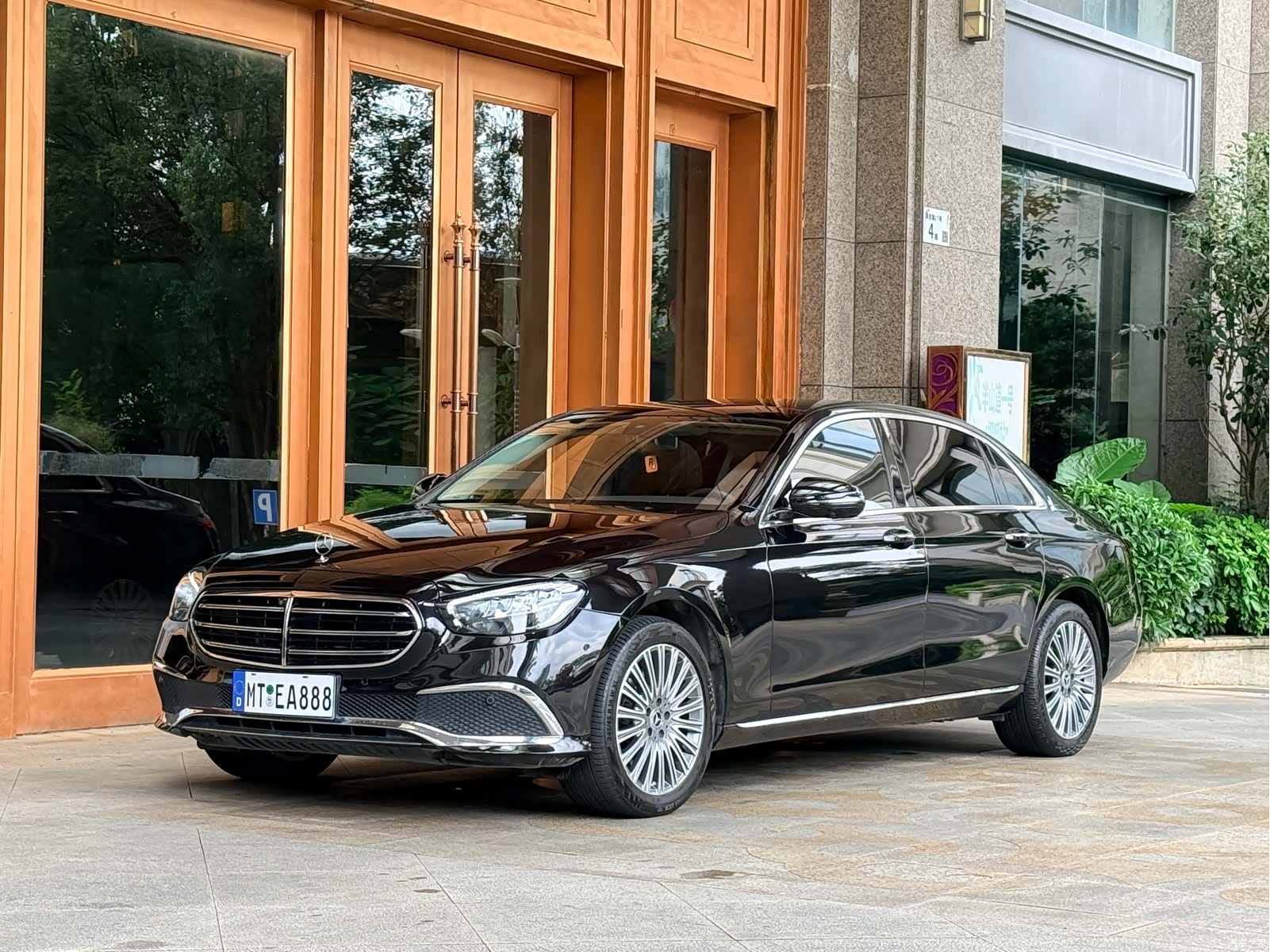 Mercedes-Benz E-Class, 2022 1