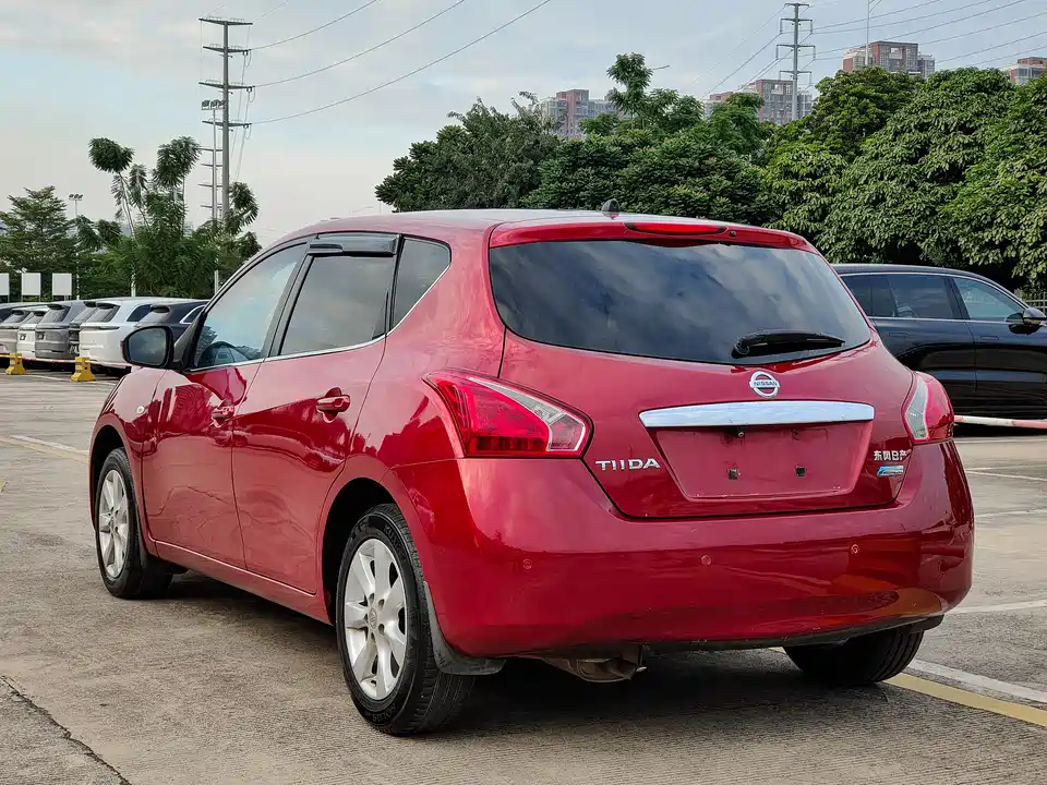 Nissan TIIDA